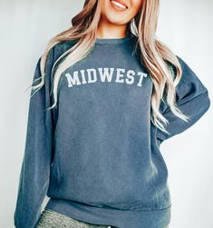 Looking for the perfect gift for your Midwest friend? Look no further than this Comfort Colors unisex crewneck sweatshirt featuring a retro, vintage style feel. This unisex sweatshirt runs true to size, if you prefer an oversized fit please size up.  Comes in multiple colors! Check out more designs here: www.etsy.com/shop/jadeandroseshop ✨️SIZE AND FIT: Your sweatshirt will be printed on a high-quality, soft and comfortable unisex sweatshirt. Sizes run true to size, which takes the guesswork out Relaxed Fit Long Sleeve T-shirt For Campus, Long Sleeve Relaxed Fit T-shirt For Campus, Oversized Crew Neck Tops With Lettering, Relaxed Fit Crew Neck College Sweater, Collegiate Crew Neck Sweater In Relaxed Fit, Casual Campus Tops With Lettering, Casual Tops With Lettering For Campus, Trendy Crew Soft-washed Tops, Relaxed Fit Crew Sweatshirt For Campus