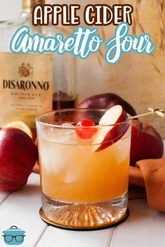 Apple Cider Amaretto Sour - The Country Cook Amaretto Sour Recipe, Cocktail Amaretto, Amaretto Drinks, Recipes By Ingredients, Apple Cider Cocktail, Amaretto Sour, Apple Cocktail, Sour Foods, Cider Cocktails