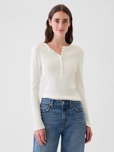 Soft cotton-modal, ribbed knit T-shirt.  Crewneck with Henley snap button closure.  Long sleeves.  Fit: Stretch-to-Fit.  Slim & stretchy that forms to your shape.  Hits at the hip.  Models wearing Gap Henley Outfit, White Ribbed Top, Womens Thermal, Movie Fashion, Outfit Women, Henley Top, Mode Inspo, Medium Length Hair Cuts, Knitted Tshirt