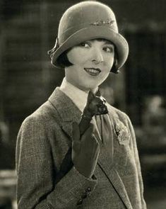 colleenmooregarconne 1920s Detective, Silent Screen Stars, 1920s Aesthetic, Colleen Moore, Female Detective, Detective Aesthetic, Louise Brooks, Silent Film Stars, 20s Fashion