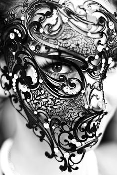 Would be a really cool masquerade mask Body Painting Festival, Diamonds Earrings, Wearing A Mask, Briar Rose, Foto Art