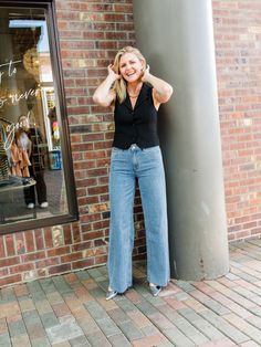 Phenomenal High Rise Wide Leg Jean Dressy Wide Leg Jeans Outfit, Wide Leg Outfit Jeans, Shoes To Wear With Wide Leg Jeans, Wide Leg Jeans Outfit Fall, Wide Leg Jeans Winter, Leg Outfit, Wide Leg Outfit, Wide Leg Jeans Outfit, Clothes Board