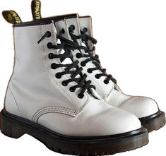 White High-top Lace-up Boots For Streetwear, White High-top Combat Boots For Streetwear, White Lace-up Winter Boots, White Ankle Combat Boots For Streetwear, White Ankle Boot Combat Boots For Streetwear, White Lace-up Boots For Winter, White Combat Boots For Winter Streetwear, Casual White High-top Moto Boots, Casual High-top White Moto Boots