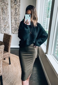 Midi Skirt Outfit Winter, Sweater Over Dress, Sweater Skirt Outfit, Amazon Fall Fashion, Knit Skirt Outfit, Skirt Outfit Fall, Midi Dress Outfit, Skirt Outfits Fall, Sweater Dress Outfit