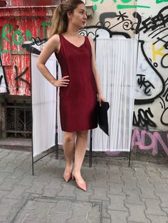 Max Mara 90s elegant dress in wine colour . Size 36, Usa 6 , fits like S / M 62 % acetate, 48 % silk Bust 45 cm / front side / Perfect condition Burgundy Wine, Wine Color, Wine Colored, Dress Elegant, Elegant Dress, Dress Clothes For Women, Max Mara, Silk Dress, Elegant Dresses