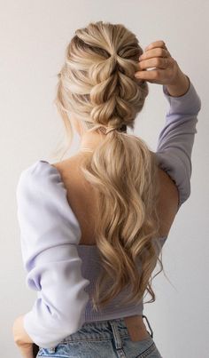 Hair Ideas For A Bridesmaid, Braided Ponytail Bridesmaid Hair, Loose Ponytail Hairstyles Casual, Sporting Event Hairstyles, Ponytail Hairstyles How To, Ponytails For Bridesmaids, Bridesmaid Hair Ideas Up Dos, Braided Ponytail How To, Ponytail Styles For Long Hair