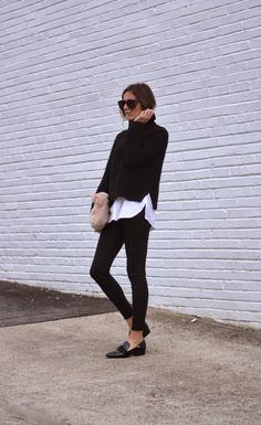 the sleek silhouette. Look Legging, How To Wear Leggings, Casual Styles, Jane Birkin, Minimal Chic