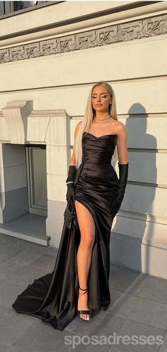 Elegant Black Satin Dress, Formal Dress With Boning, Black Sleeveless Prom Dress, Black Form Fitting Prom Dresses, Black Formal Prom Dress, Black Md Dresses, Black Prom Dress Outfit, Blackprom Dress, How To Style Long Black Dress