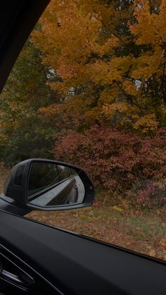 Orange yellow New England fall autumn leaves October Aesthetic Instagram, Fall Asthetic 2023, Fall Luxury Aesthetic, October Vibes Aesthetic, Fall Aesthetic Night, Fall Aethestic, Otoño Aesthetic, Autumn Leaves Aesthetic, Fall Aesthetic Pictures