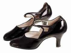 Vintage Black Mary Janes Style Heels Patent Leather Shoes 1920 NIB EU37 US 6.5N Black Strappy Shoes, Cool High Heels, Black Mary Janes, 1920s Shoes, Black Patent Shoes, Black High Heel Pumps, Black Patent Leather Shoes, Mary Jane High Heels, Shiny Shoes