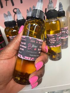 100% Natural Organic can be used for Hair & Skin My 🖐🏾 🤚🏾 Hand Mixed 𝟭𝟬𝟬% 𝗡𝗮𝘁𝘂𝗿𝗮𝗹 𝗛𝗮𝗶𝗿 𝐆𝐫𝐨𝐰𝐭𝐡 𝐎𝐢𝐥! has proven to work wonders for thinning & damaged hair. It stimulates 𝐡𝐚𝐢𝐫 𝐠𝐫𝐨𝐰𝐭𝐡 & promotes 𝙩𝙝𝙞𝙘𝙠𝙚𝙧 and 𝗵𝗲𝗮𝗹𝘁𝗵𝗶𝗲𝗿 hair. Nourishes and soothes dry, itchy scalp. Here is a product that is 𝟏𝟎𝟎% 𝐍𝐚𝐭𝐮𝐫𝐚𝐥 and hand Mixed by 𝑩𝒆𝒍𝒍𝒂💋 using the BEST 𝗤𝗨𝗔𝗟𝗜𝗧𝗬 imported Oils 🍃 The applicator is perfect for using during protective styles Hair Oils For Growth, Natural Hair Growth Oil, Dry Itchy Scalp, Hair Oils, Hair Care Growth, Healthier Hair, Itchy Scalp, Stimulate Hair Growth, Dress Classy