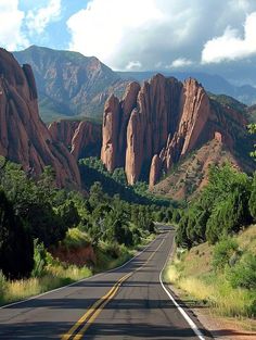 Proud To Be Americans | Kolob Canyons Road 🇺🇲 | Facebook Kolob Canyon, Arizona Aesthetic, Arizona History, Architecture Photography Buildings, Desert Life, Canyon Road, Beautiful Locations Nature, Beautiful Places Nature, Beautiful Places To Visit