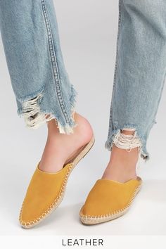 Yellow Flat Heel Mules For Spring, Casual Ankle-high Sandals For Fall, Casual Closed Toe Heels, Yellow Casual Mules For Spring, Casual Yellow Sandals With Pointed Toe, Casual Yellow Pointed Toe Sandals, Casual Ankle-high Sandals For Spring, Yellow Closed Toe Spring Mules, Casual Ankle-high Heels