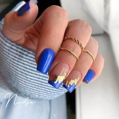 Trendy Blue Nails Square, Nails With Blue And Gold, Blue And Gold Nail Designs Short, Blue Nails With Gold Design, Royal Blue Gel Nails Short, Royal Blue And Gold Acrylic Nails, Blue Nails Trendy, Blue Nails With Gold, Blue And Gold Nails