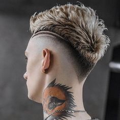 This shit too clean!! 🔥🙌🏼 Follo V Shaped Haircut, Trendy We Fryzurach, Eagle Tattoo, Popular Haircuts, Corte De Cabelo Masculino, Girl Haircuts