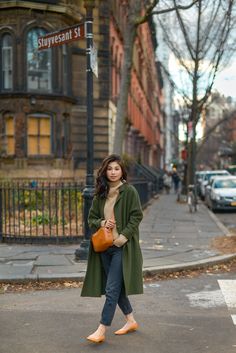 Olive Winter Coat Outfit, Long Green Wool Coat Outfit, Adding Color To Outfits, Olive Peacoat Outfit, Olive Coat Outfit Winter, Fall Green Outfits Women, Long Green Trench Coat Outfit, What Goes With Olive Green, Olive Green Coat Outfit Winter