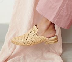 KEEN MULE, [product-type] - FREDA SALVADOR Power Shoes for Power Women Half Shoes, Freda Salvador, Clean Makeup, Slip On Mules, Cobbler, Walk On, Stacked Heel, Everyday Style, Italian Leather