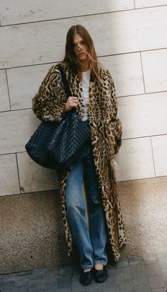 Leopard Print Coat Outfit, Print Coat Outfit, Ireland Fashion, Leopard Coat, Quoi Porter, Leopard Print Coat, Print Coat, Coat Outfits, Autumn Outfit