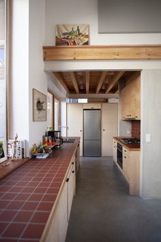 the kitchen is clean and ready for us to use in the day or night time