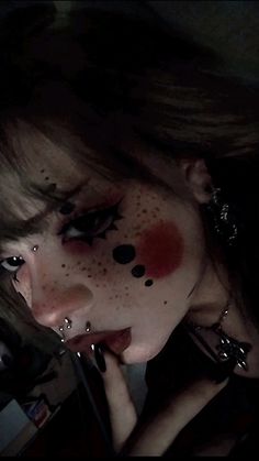 #crunge #aesthetictumblr #clownaesthetic #clowncore #clowngirlmakeup #darkcore Alternative Clown Makeup, Dark Clowncore Aesthetic, Emo Clown Makeup, Makeup Looks Alt, Crazy Makeup Ideas, Goth Clown Makeup, Maquillaje Dark, Makeup Looks Hoco, Crazy Make Up