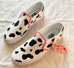 CUSTOM COW PRINT VANS! Any size you need-Children & Adult! 🐄  Sealed with acrylic spray & made to last.  After ordering please message your shoe size if you did not chose the option to send me the shoes yourself. If you chose to ship vans to me please message me for my address.  Completed & shipped in 1-2 weeks.  $90 if you ship the vans to me, or $175 if you need me to purchase shoes. Painted Vans Slip On, Sharpie Designs, Artsy Shoes, Vans Painted, Painted Shoes Diy, Painted Vans, Vans Slip On, Star Shoes, Cute N Country