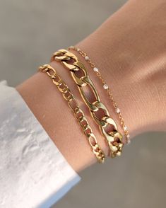 Dainty gold chains bracelet set❤ Made in Greece❤ Armband bracelets.The dainty bracelet set you will love! Comfortable and elegant, high-quality gift 💗 ♥Gold bracelets that have a classy style combined with the last fashion trend. They are comfortable to wear every day on every occasion. Perfect gift for your sister/mother/bridesmaid/best friend Delicate and totally unique!! ♥ - Details - -Materials: stainless steel & enamel  -Length 6 inches (16cm) plus 1 inch (3cm) extension chain * Nickel fre Heart Locket Bracelet, Roboto Font, Locket Bracelet, Gold Bracelet Set, Gold Armband, Tassel Bracelet, Gold Bracelet For Women, Hand Chain, Stone Pendant Necklace