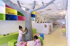 Beehives & Buzzcuts childrens hair salon by Andrea Mason, New York kids store design Childrens Salon, Kids Hair Salon, Waiting Room Design, Kids Salon, Hair Salon Design, Kids Spa, Childrens Library, Retail Design Blog, Kids Interior