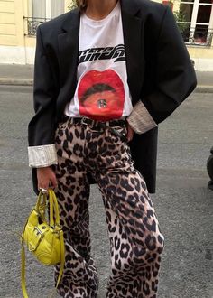 Leopard Print Outfits, Paris Mode, Looks Street Style, Linnet, Mode Inspo, Mode Vintage, Looks Style, Mode Inspiration, Fall Winter Outfits