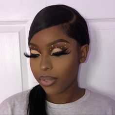 Gold Glitter Makeup Looks Black Women, Makeup Ideas With Rhinestones, Gold Glitter Makeup Looks, Rhinestone Makeup