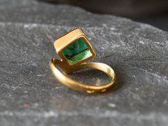 Gold Emerald Ring set with Created Emerald in top quality, perfect diamond cut & flawless clarity, at 8x8mm. Gold Square Ring design made of Gold Vermeil ☞ thickest 18k Gold Plating on top of Solid 925 Sterling Silver ☞ made to last. Matching Earrings: www.etsy.com/uk/listing/916072400 Matching Pendant: www.etsy.com/uk/listing/1009062523 ☞ Choose your size ☞ I resize (before shipping) for FREE to Any size* ⌛Last Ring left ⌛ Details : ♥ Each item comes in a cute GIFT BOX ✓ ♥ GUARANTEE on the mate Green Diamond Ring, Vintage Emerald Ring, Green Diamond Rings, Gold Vintage Ring, Gold Emerald Ring, Emerald Ring Gold, Flawless Diamond, Mother Rings, Square Ring