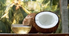 The REAL truth about coconut oil - Don't believe the propaganda - www.thenutritionwatchdog.com Onion Juice For Hair, Big Dinner, Coconut Oil Hair Growth, Best Coconut Oil, Coconut Oil For Teeth, Coconut Oil For Dogs, Coconut Oil For Acne, Onion Juice, Coconut Oil Skin Care