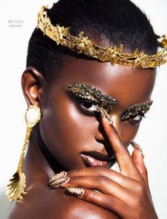 QUEEN BEE HALO CROWN crown Mordekai The Blacker The Berry, Eye Structure, 25th Bday, Magic Woman, Makeup Ideas Natural, African Bride, Oh My Goddess, Afro Style, Arrow Earrings