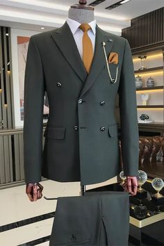 Armstrong Bespoke Dark Green Peaked Lapel Silm Fit Business Men Suits Green Double Breasted Suit, Green Tuxedo, Stylish Mens Suits, Prom Tuxedo, Men's Business Suits, Suits Online Shopping, Suits Men Business, Business Suits, Business Men