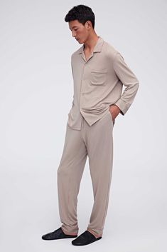 Designed for comfort at home and deeper, more restful sleep — our Men's Classic Cozy Pajama Shirt is tailored in a soft TENCEL™ Modal-based blend in a timelessly elevated look you'll love to wake up in each morning. Details Materials & Care Shipping & Returns • Classic button-down style with a lay-flat camp collar, convenient phone pocket, and a relaxed, generous fit.• Made from carbon-zero TENCEL™ Modal with plant-based cashmere fibers for an enhanced texture — a planet-friendly alternative to Home Wear Men, Lounge Wear Aesthetic, Male Pajamas, Winter Lounge Wear, Lounge Wear Men, Elegant Loungewear, Men Sleepwear, Winter Lounge, Men Loungewear