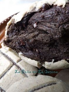 a close up of some cookies on a plate