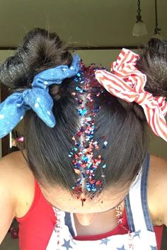 4th Of July Hair Glitter, Short Hairstyle Women 4th Of July, 4th Of July Party Backdrop, 4 July Outfits, Forth Of July Hairstyle, 4th Of July Hair Ideas, Usa Outfit Ideas, Cute 4th Of July Hairstyles, Usa Hairstyles