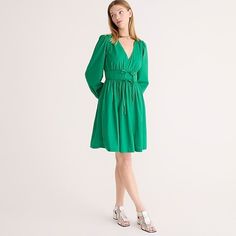 Kelly Green Cotton Poplin V Neck Mini Dress By J. Crew Cocktails, Date Night, Parties, This Dress Has You Covered. With Easy Puff Sleeves, An Elegant V-Neck, Defined Waistline (With Bows!) And Mini Silhouette That Pairs Perfectly With Your Favorite Pair Of Heels On A Night Out. A-Line Silhouette. 100% Cotton. Side Zip. Pockets. Lined Skirt. Machine Wash. Item Bk962. New With Tags Size 8 T Easy Puff, Tie Sleeve Dress, Night Parties, Linen Shift Dress, Silk Chiffon Dress, Mini Dresses For Women, Silk Mini Dress, Jcrew Women, Mini Shift Dress