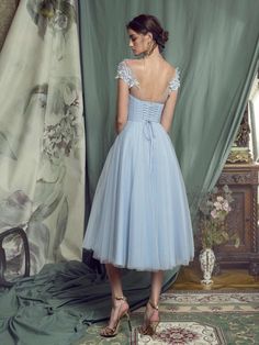 Bustier Midi Dress, All About Love, Backless Midi Dress, Light Blue Shorts, Gala Dresses, Looks Style, Mode Inspiration, About Love