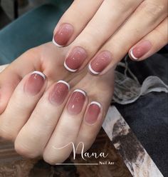 Nail Graduation Ideas, Nail Art Simple Untuk Kulit Sawo Matang, Nailart Simple Elegant, Nail Art Simple Elegant Natural, Nail Art Kuku Pendek, Desain Nail Art, Nail Art Simple Elegant, Nailart Simple, Solid Nails