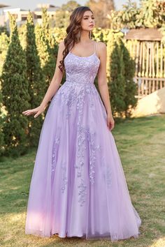 Tangled Prom, Vestido Color Lila, Blue Tulle Prom Dress, Highlights Curly, Junior Prom, Purple Prom, Purple Prom Dress, Spring Weddings, Senior Prom