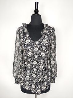 Lucky Brand Gray Floral Sheer Balloon Sleeve Ruffle V-Neck Pullover Top Size XS Fall V-neck Top With Ruffle Hem, Fall Ruffled V-neck Tops, Grey Floral, Lucky Brand, Blouses, V Neck, Grey, Floral, Color