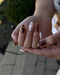 DIANA • Illinois Nail Tech • Structured Gel Manicures on Instagram: "$180 • 3 weeks 6 days retention | rebalance $20 • embellishment removal $10 • shorten + reshape $20 • modified + detailed dry e-file cuticle work x hard gel structured manicure on her natural medium length tapered oval nails $80 • white chrome x hand painted tortoise shell nail art x isolated gold chrome detailing $50         I have a highlight that’s got all my prices listed in case you haven’t seen it. There’s a huge variation in the final price on a set of nails because:  ⚜️ foreign removal (safely e-filed off only [which is something that takes a lot of care, knowledge, and time to be done properly], no soak-offs offered) of a set done somewhere else is an add-on and starts at $40! ⚜️ structured manicures done with ha Isolated Chrome, Structured Manicure, Shell Nail Art, Gold Gel Nails, 30 Nails, Classy Nail Art, Gel Manicures, December Nails, Acrylic Toe Nails