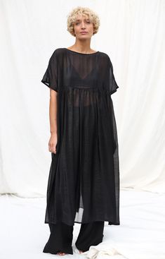 Black Oversized Viscose Organza Dress SILVINA OFFON CLOTHING - Etsy Women Oversized Outfit, Homemade Clothes, Vietnam Clothes, Organza Styles, Mode Kimono, Fashion Goals, Organza Dress, Oversized Dress, Organza Fabric