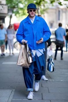 Men’s Street Style, Blue Men Outfit, Blue Outfits Men, Free 750 Amazon Gift Card, Zara Gift Card, Mens Street Fashion, 750 Amazon Gift Card, Blue Outfit Men, Mens Street Style Winter