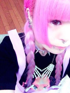 Yumi Kawaii, Pastel Gore, Oshare Kei, Kawaii Makeup, Pastel Goth Fashion, Dyed Hair Inspiration, Kawaii Goth