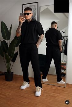 Men 2023 Style, Men’s All Black Club Outfit, Men’s Fashion Masculine, Tiktok Outfits Men, Mens Clothing Styles Black, Outfit Oversize Hombre, Mens Date Night Outfit Classy, Outfits Hombre Elegante Casual