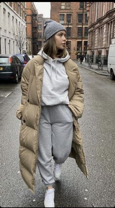 Sportswear Outfits, Coat Street Style, Fashion Trends Winter, Vintage Long Sleeve, Coat Vintage