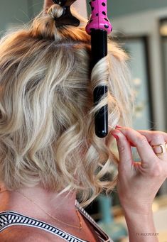 How to Curl Your Hair & Make It Last | hi Sugarplum! Curl Your Hair, Hi Sugarplum, How To Curl Short Hair, Penteado Cabelo Curto, Hairstyles Long, Hairstyles Medium, Women Hairstyles, Hair Today, Hairstyles Short