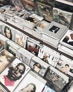 Fashion Journalism, Fashion Dream Job, Fashion Marketing, Student Fashion, White Photo, Model Life, Dream Job, Vintage Aesthetic, New Yorker