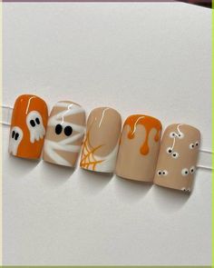 53 Trendy and Cute Fall Nail Designs And Fall Nail Colors to Upgrade Your Fall Nail Art In 2023 Halloween Nails Paint, Nails Halloween October Short, Black Nails With Pumpkin, Fall Nails Spooky, Gel Nails Ideas Halloween, Spooky Square Nails, Halloween Short Square Nails, Short Fall Nails Trendy, Halloween Nails 2023 Square